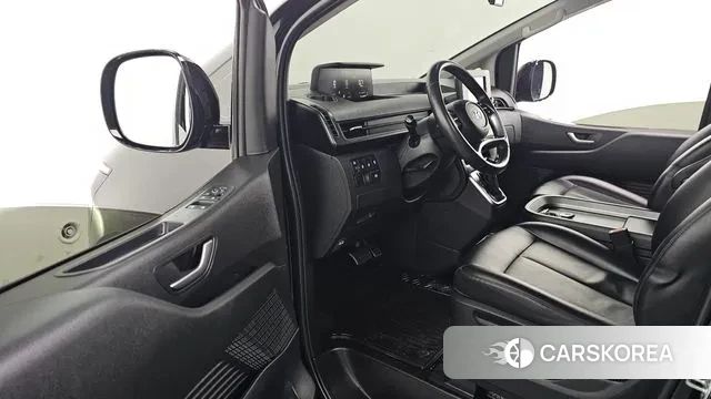 Hyundai Staria 2022 Черный из Кореи, фото 2