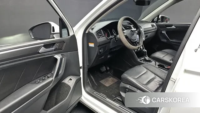 Volkswagen Tiguan second Generation 2020 Белый из Кореи, фото 2