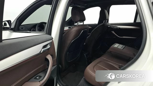 BMW X1 (F48) 2022 Белый из Кореи, фото 2