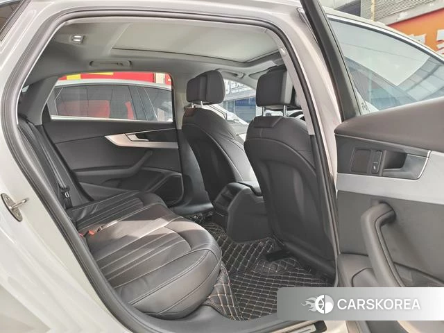Audi A4L 2023 Белый из Китая, фото 2