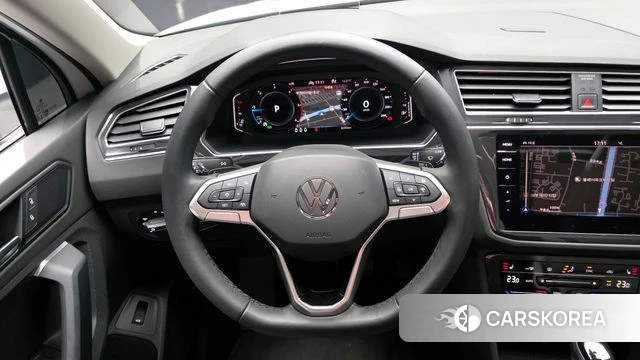 Volkswagen Tiguan second Generation 2024 Белый из Кореи, фото 2