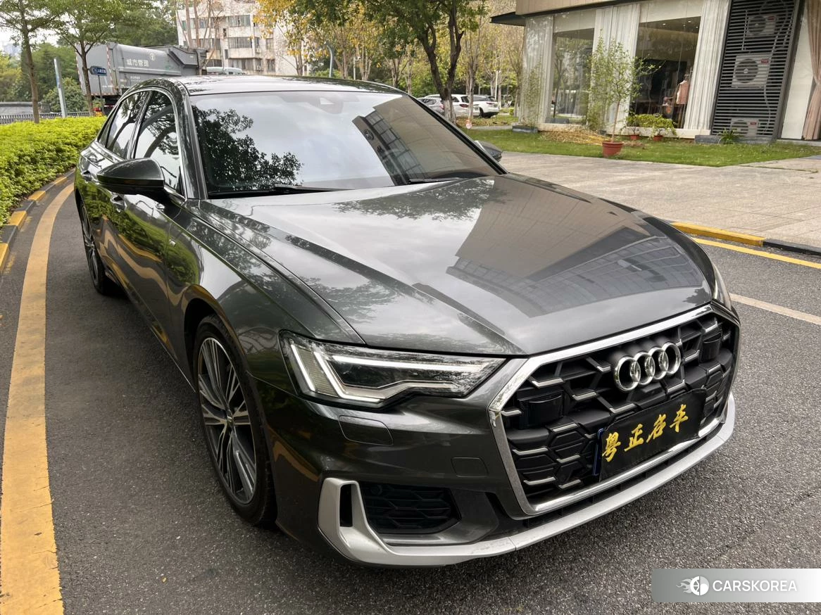 Audi A6L 2020 Серебристо-серый из Китая, фото 2