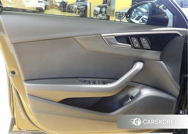 Audi A4 (B9) 2023 Черный из Кореи, фото 2