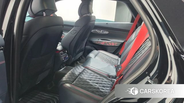 Genesis GV70 2021 Черный из Кореи, фото 2