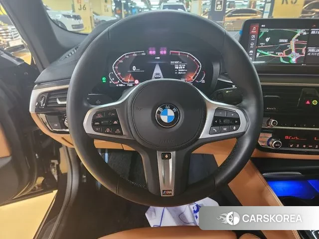 BMW 5 Series (G30) 2022 Черный из Кореи, фото 2
