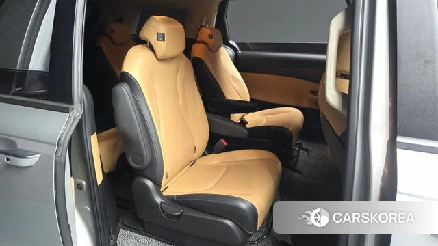Kia Carnival 4th generation 2020 Серебряный из Кореи, фото 2