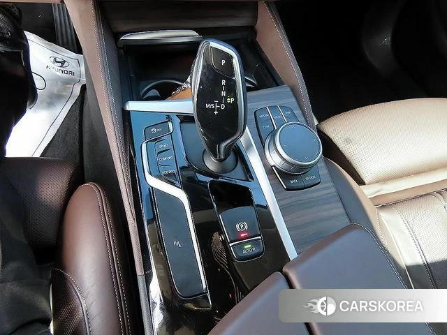 BMW 5 Series (G30) 2020 Белый из Кореи, фото 2