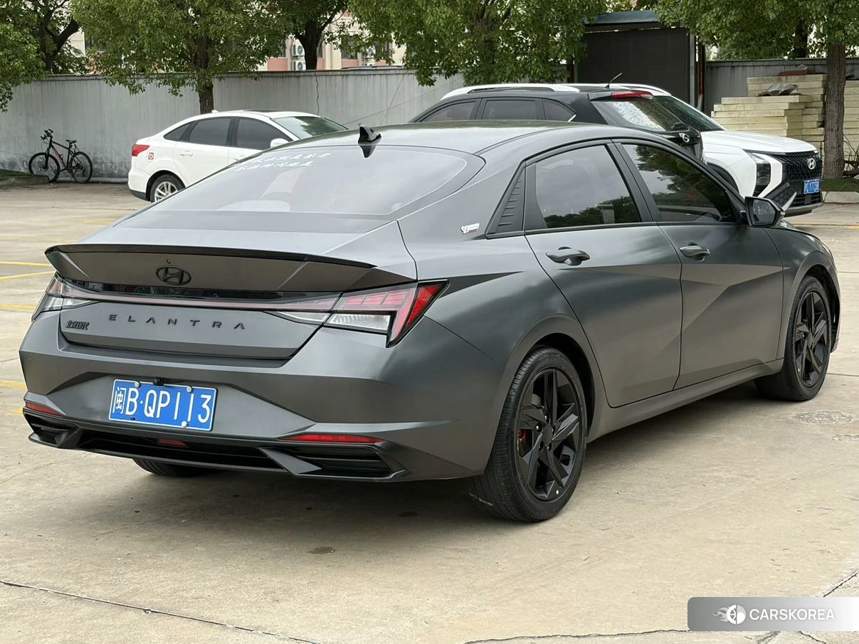 Hyundai Elantra 2022 Серебристо-серый из Китая, фото 2