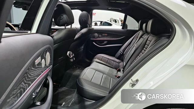 Mercedes-Benz E-Class W213 2022 Белый из Кореи, фото 2
