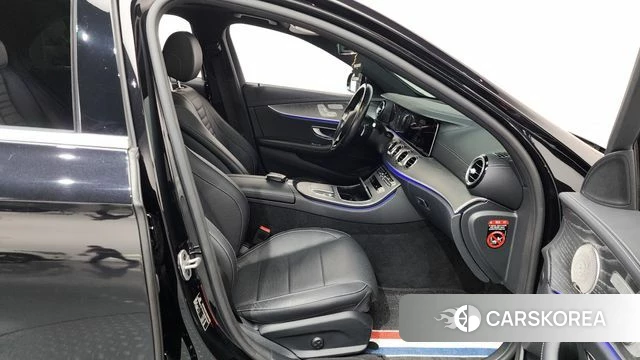 Mercedes-Benz E-Class W213 2022 Черный из Кореи, фото 2