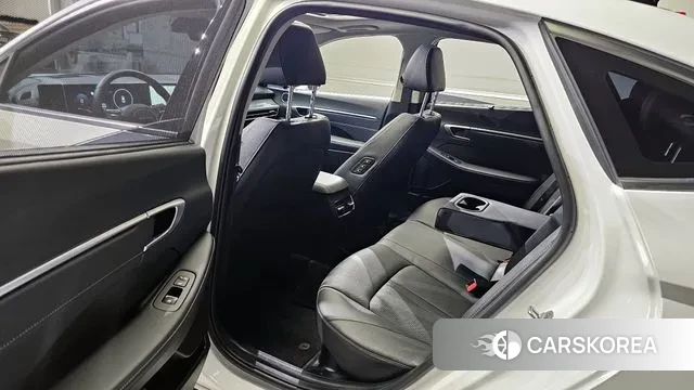 Hyundai Sonata D Edge Hybrid (DN8) 2023 Белый из Кореи, фото 2