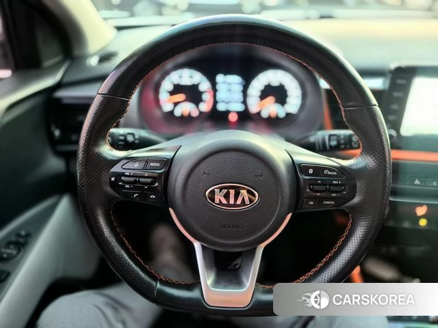 Kia Stonic 2018 Белый из Кореи, фото 2