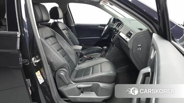 Volkswagen Tiguan second Generation 2018 Черный из Кореи, фото 2
