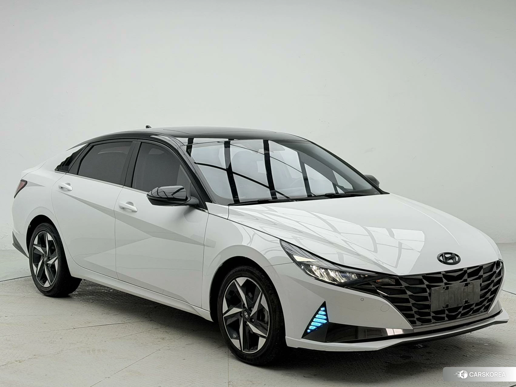 Hyundai Elantra 2022 Белый из Китая, фото 2