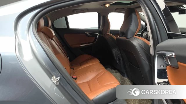 Volvo S60 2018 Серый из Кореи, фото 2