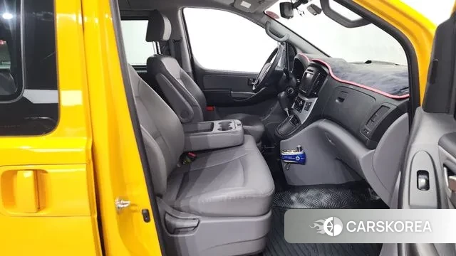 Hyundai The New Grand Starex 2019 Желтый из Кореи, фото 2