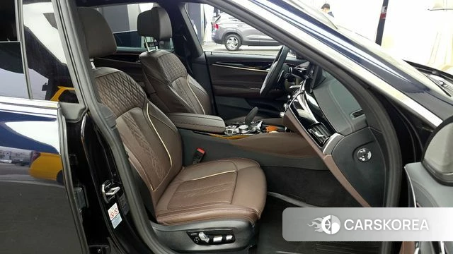 BMW 6 Series GT (G32) 2024 Черный из Кореи, фото 2