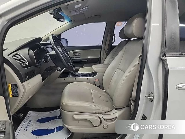 Kia The New Carnival 2018 Серебряный из Кореи, фото 2