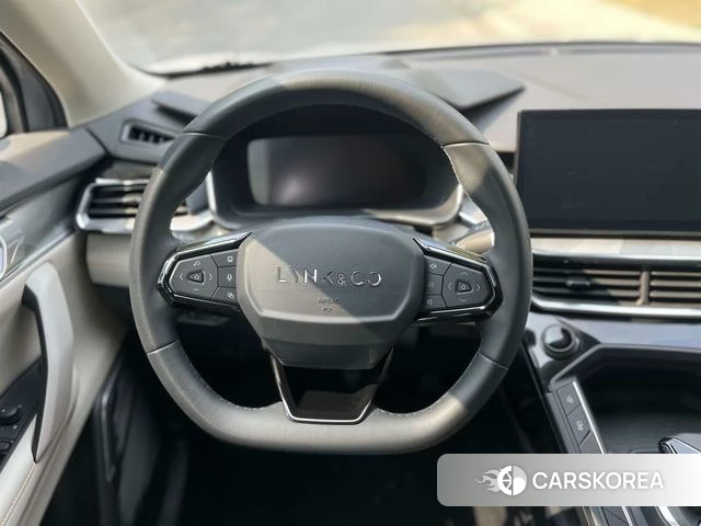 Lynk 06 EM-P 2024 Белый из Китая, фото 2