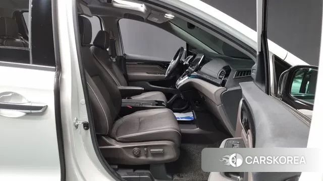 Honda Odyssey 2021 Белый из Кореи, фото 2