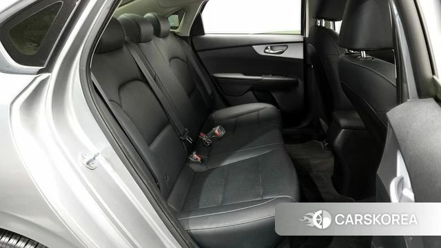 Kia The New K3 2nd generation 2022 Серебряный из Кореи, фото 2