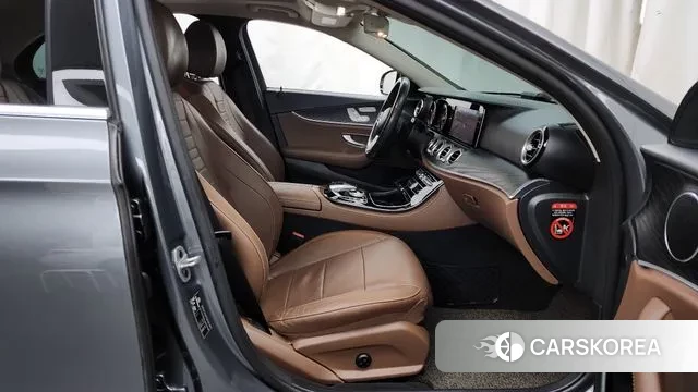 Mercedes-Benz E-Class W213 2020 Серый из Кореи, фото 2