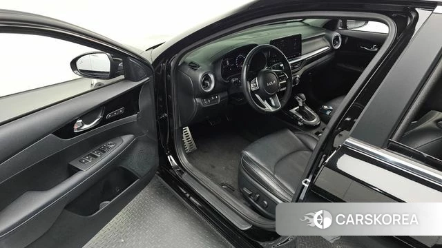 Kia The New K3 2nd generation 2022 Черный из Кореи, фото 2
