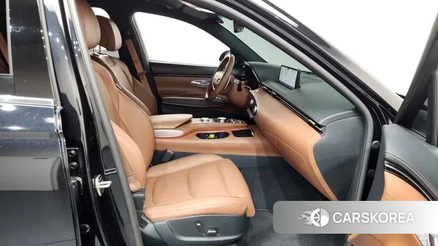 Genesis GV70 2021 Черный из Кореи, фото 2