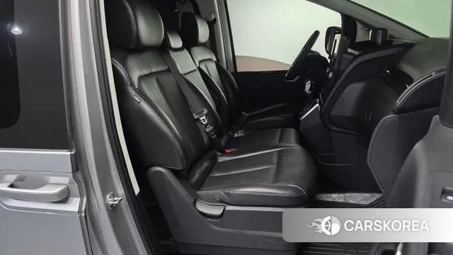 Hyundai Staria 2021 Серебристо-серый из Кореи, фото 2