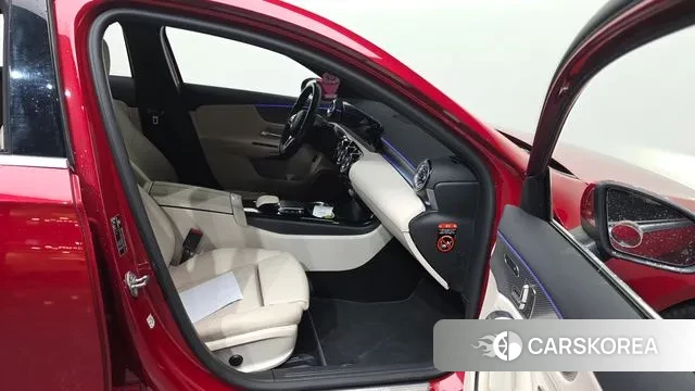 Mercedes-Benz A-Class W177 2022 Красный из Кореи, фото 2