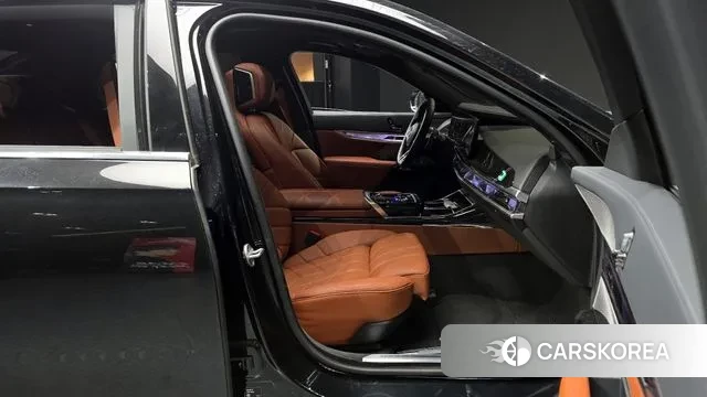 BMW 7 Series (G70) 2025 Черный из Кореи, фото 2