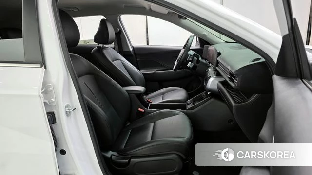 Hyundai Kona (SX2) 2023 Белый из Кореи, фото 2