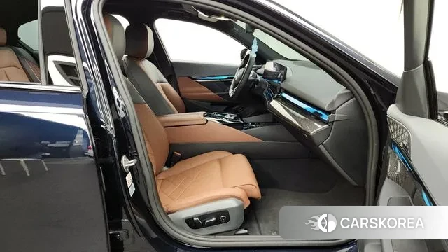 BMW i5 (G60) 2024 Черный из Кореи, фото 2