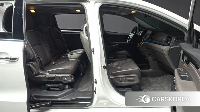 Honda Odyssey 2021 Белый из Кореи, фото 2