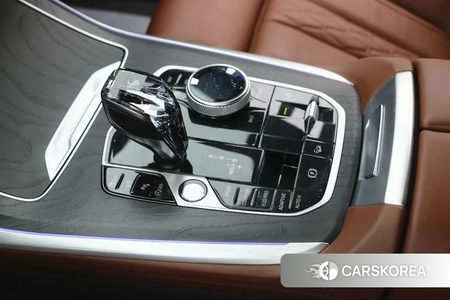 BMW X7 2021 Черный из Китая, фото 2