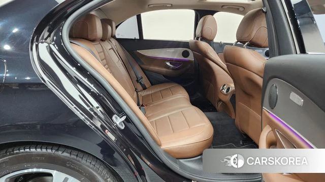 Mercedes-Benz E-Class W213 2018 Черный из Кореи, фото 2