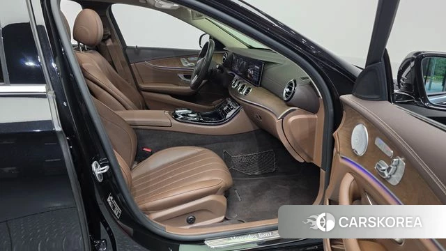 Mercedes-Benz E-Class W213 2020 Черный из Кореи, фото 2