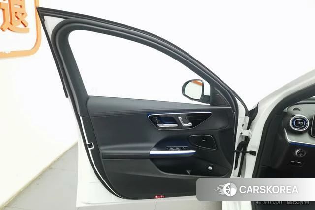 Mercedes-Benz Class C 2023 Белый из Китая, фото 2