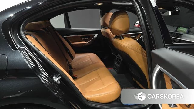 BMW 3 Series (F30) 2018 Черный из Кореи, фото 2