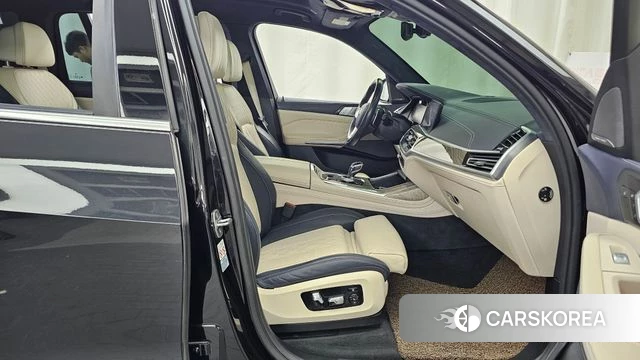 BMW X7 (G07) 2019 Черный из Кореи, фото 2
