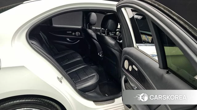 Mercedes-Benz E-Class W213 2022 Белый из Кореи, фото 2