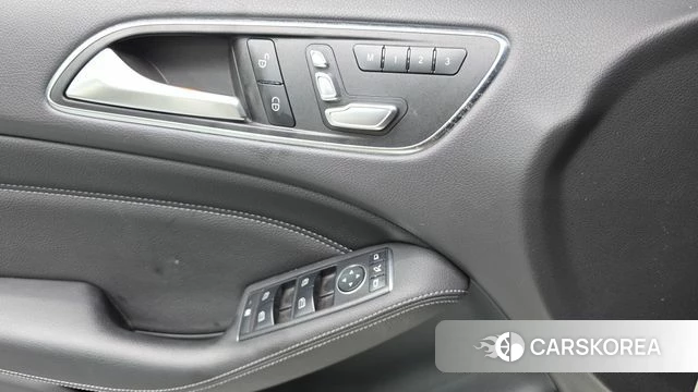 Mercedes-Benz B-Class W246 2018 Белый из Кореи, фото 2