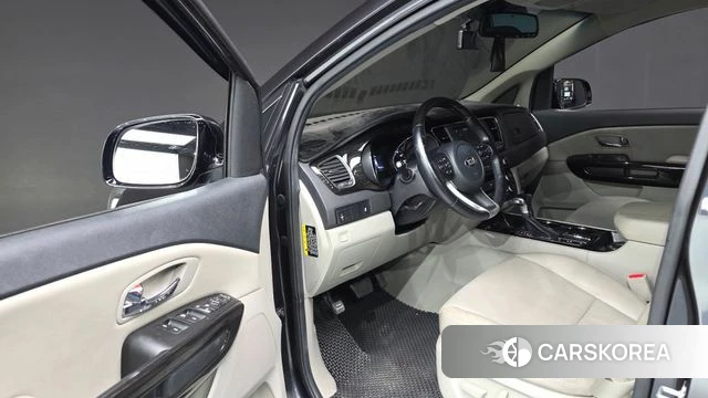 Kia The New Carnival 2019 Серый из Кореи, фото 2