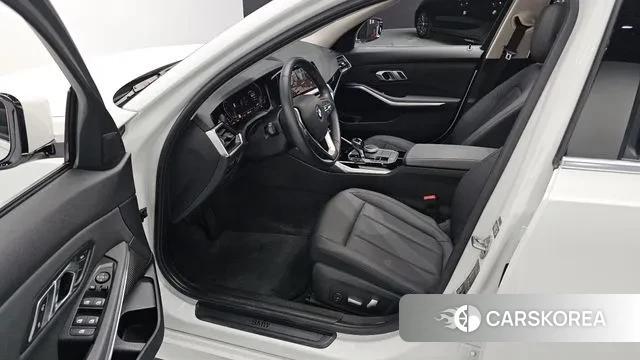 BMW 3 Series (G20) 2019 Белый из Кореи, фото 2