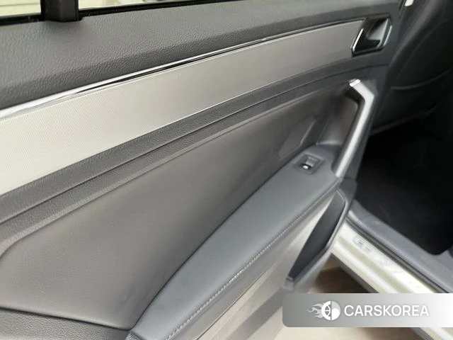 Volkswagen Tiguan L 2021 Белый из Китая, фото 2