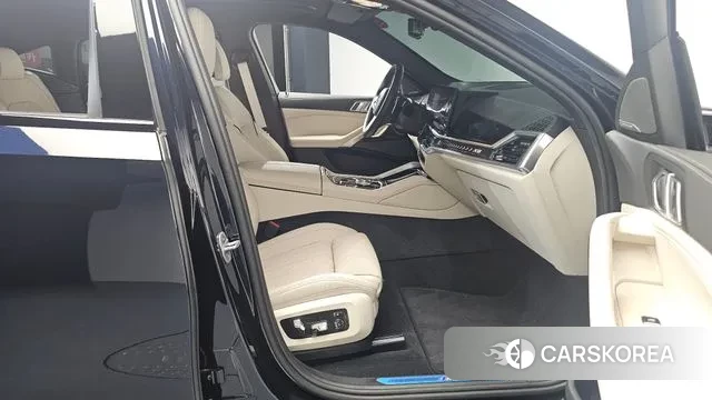 BMW X6 (G06) 2024 Черный из Кореи, фото 2