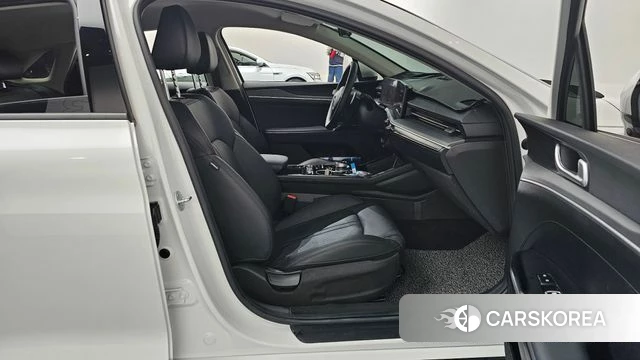 Kia The New K5 3rd generation 2023 Белый из Кореи, фото 2