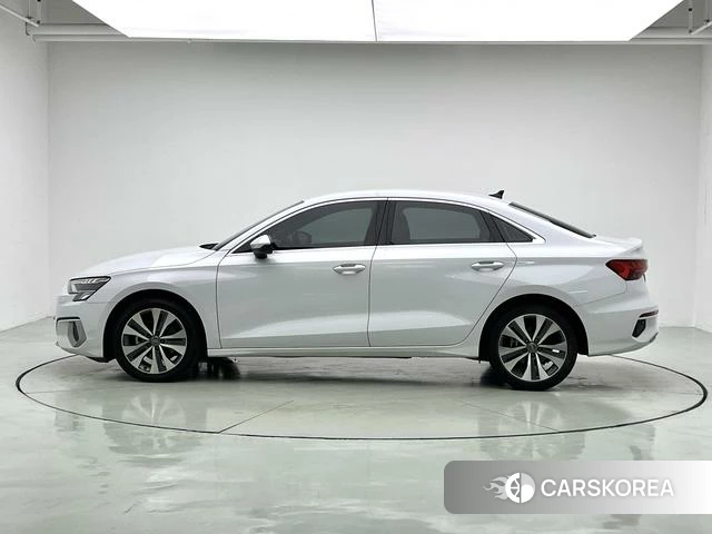 Audi A3 2021 Белый из Китая, фото 2