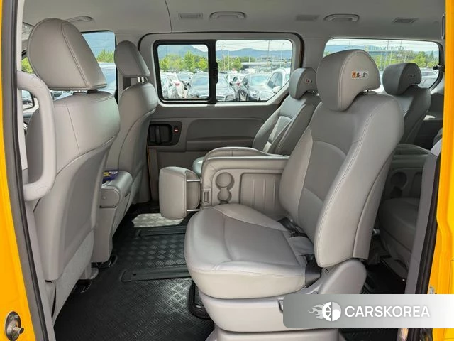 Hyundai The New Grand Starex 2021 Желтый из Кореи, фото 2