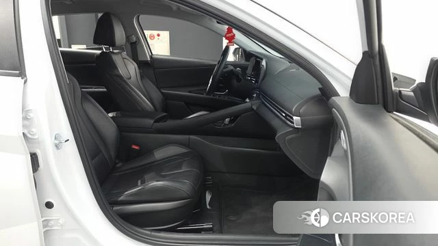 Hyundai The New Avante (CN7) 2024 Белый из Кореи, фото 2